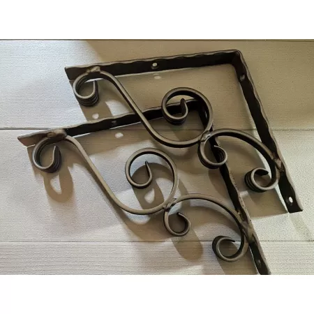 Kuty wspornik do półki – ręcznie wykonany z polskiej stali